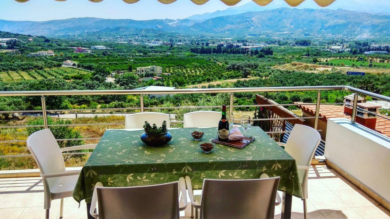 Villa Oasis Galatás Екстериор снимка