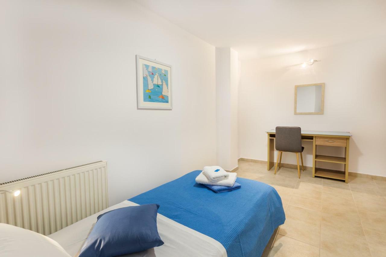 Villa Oasis Galatás Екстериор снимка