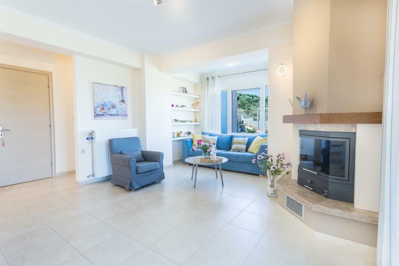 Villa Oasis Galatás Екстериор снимка