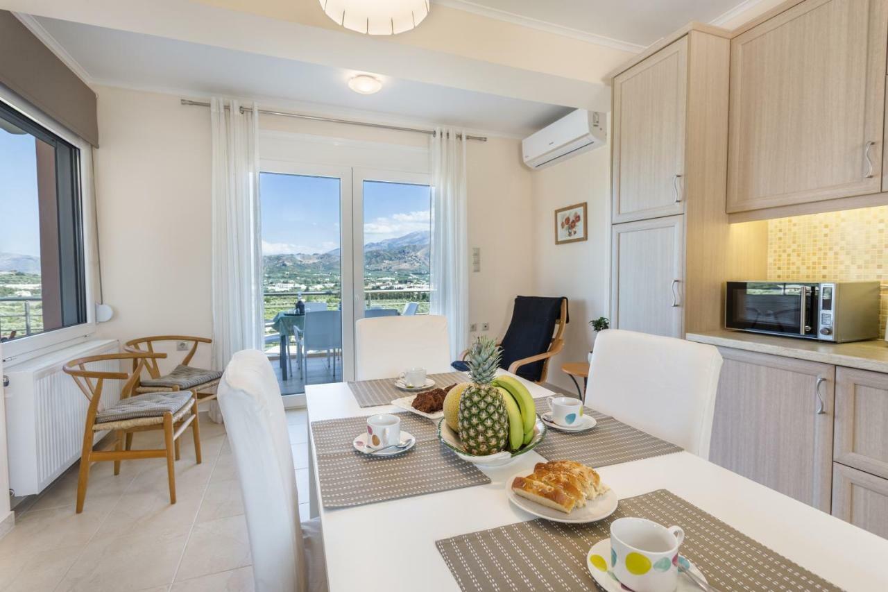 Villa Oasis Galatás Екстериор снимка