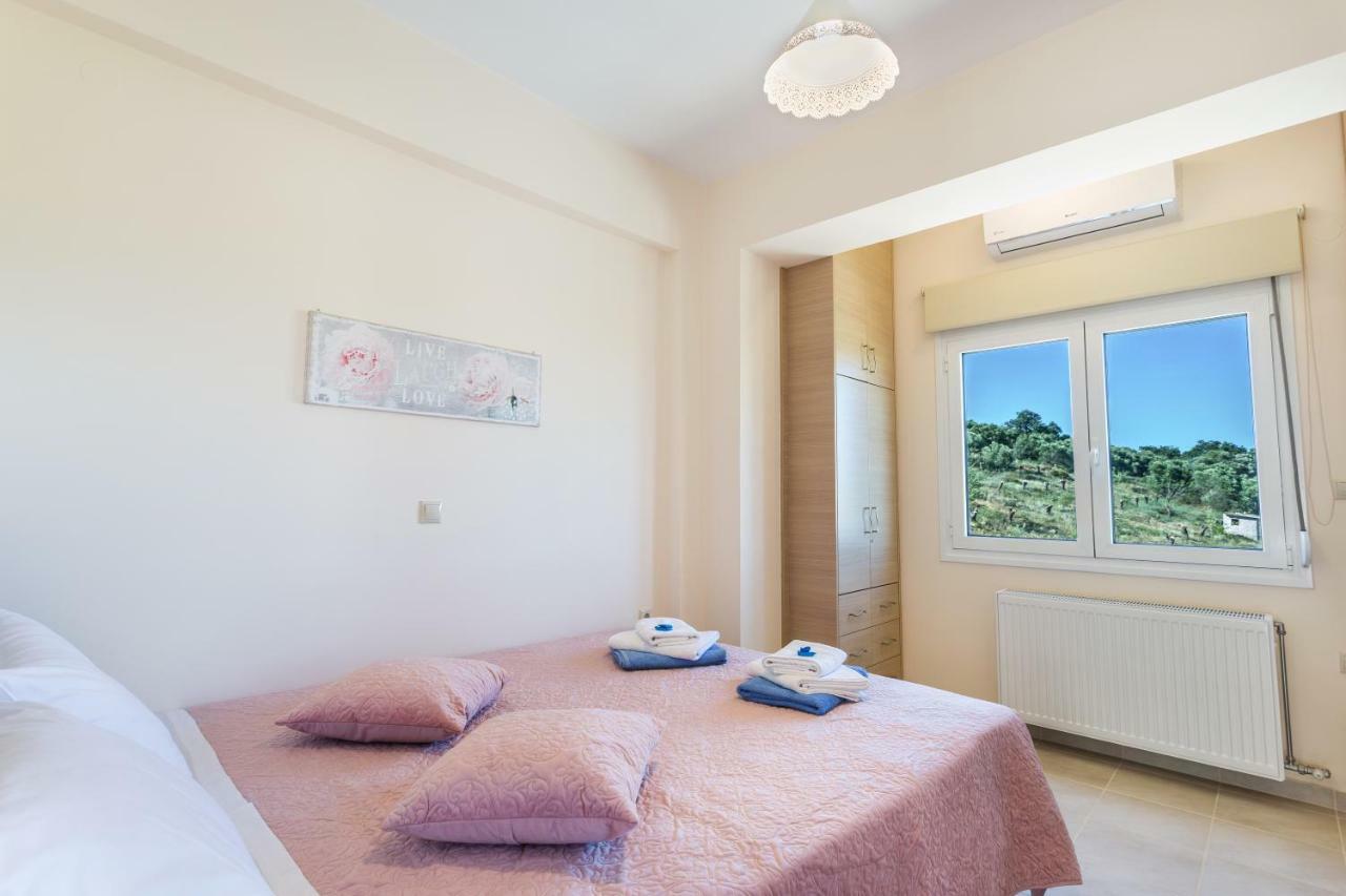 Villa Oasis Galatás Екстериор снимка