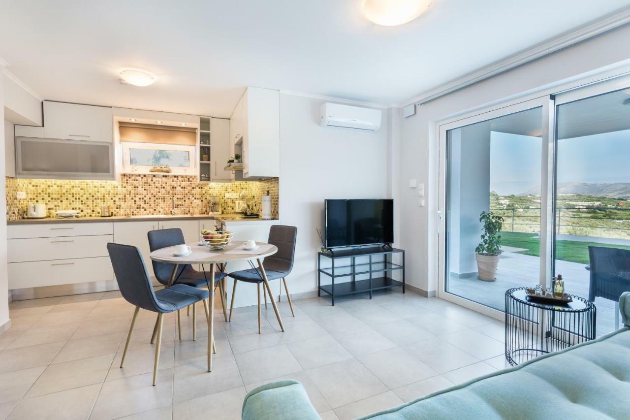 Villa Oasis Galatás Екстериор снимка